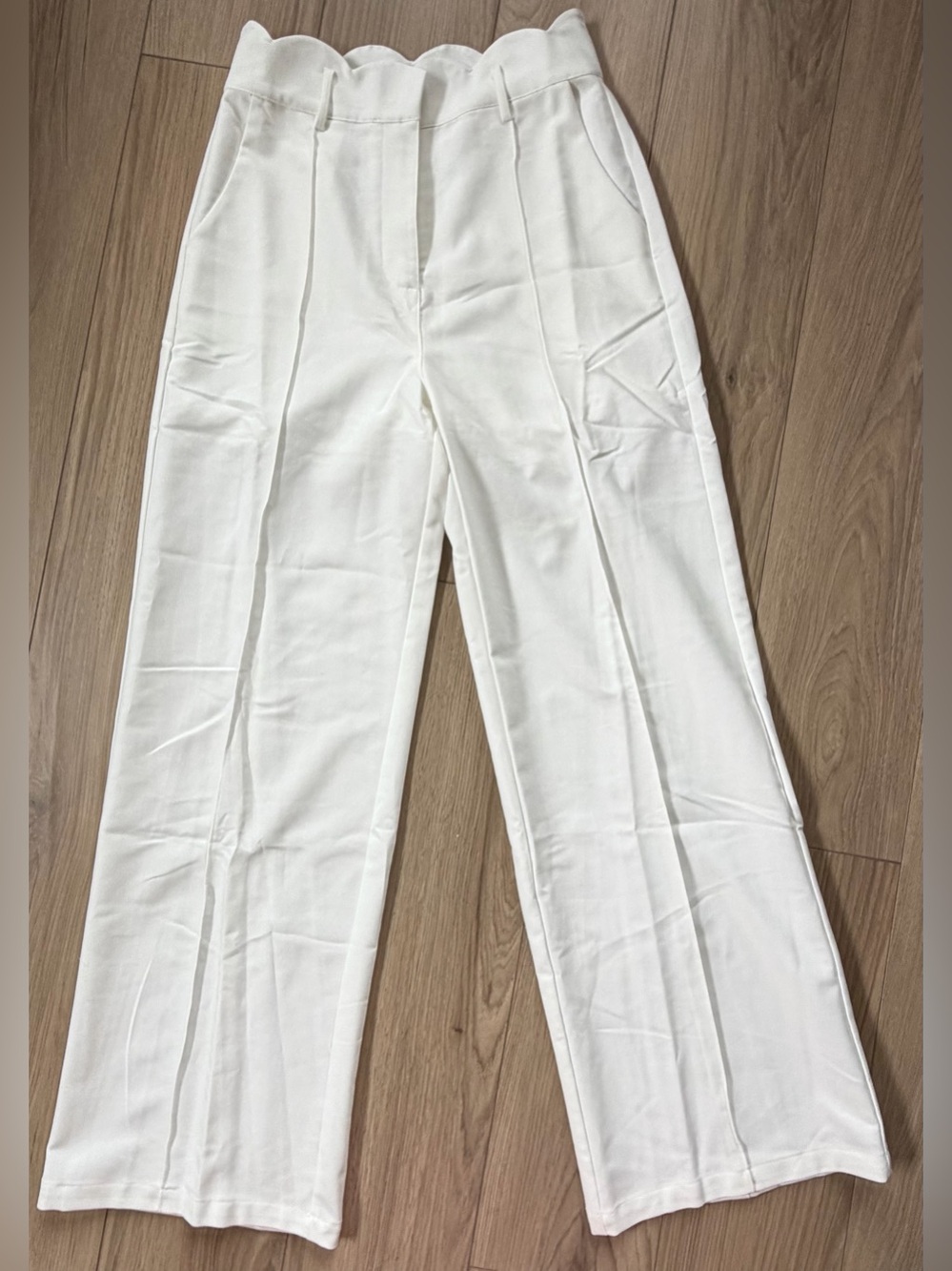 FORE Collection High Rise Pintuck Pleat Scalloped Waist White Wide-Leg Trouser S